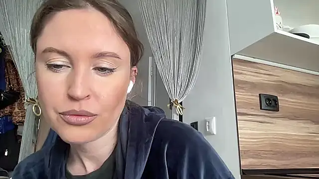 Ameli8 online show from 04-15-26, 09:26