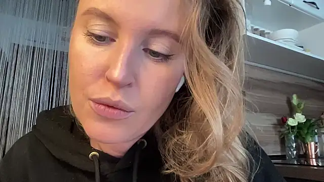 Snapshot of Ameli8 chatting on 03-03-26, 03:19 Ameli8 online show from 03-03-26, 03:19