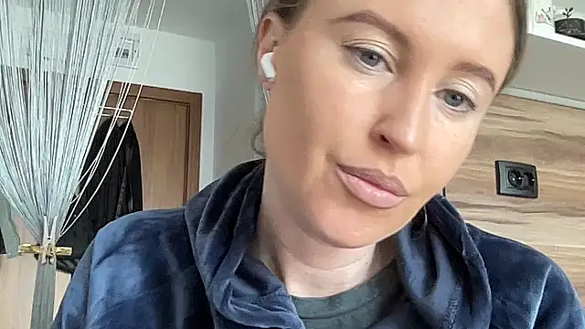 Ameli8 online show from 03-15-26, 10:00