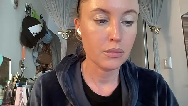 Ameli8 online show from 04-30-26, 11:28