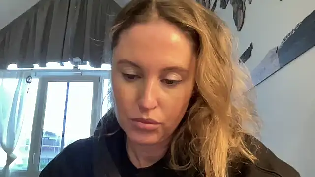 Snapshot of Ameli8 chatting on 02-17-26, 02:47 Ameli8 online show from 02-17-26, 02:47