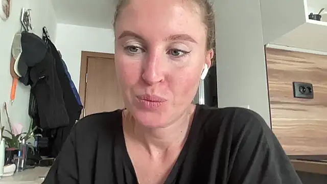 Ameli8 online show from 11-27-25, 11:10