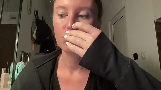 Ameli8 online show from 11-20-25, 05:02