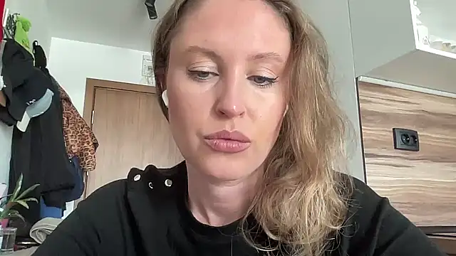 Ameli8 online show from 12-17-25, 11:15