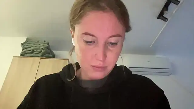 Ameli8 online show from 12-21-25, 03:57