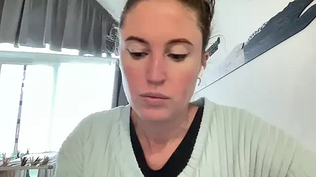 Ameli8 online show from 12-20-25, 12:08