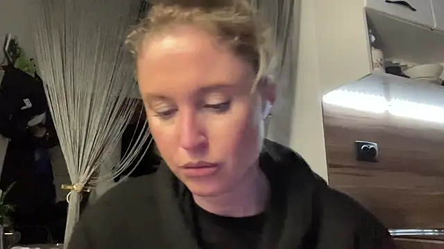 Ameli8 online show from 03-25-26, 07:46