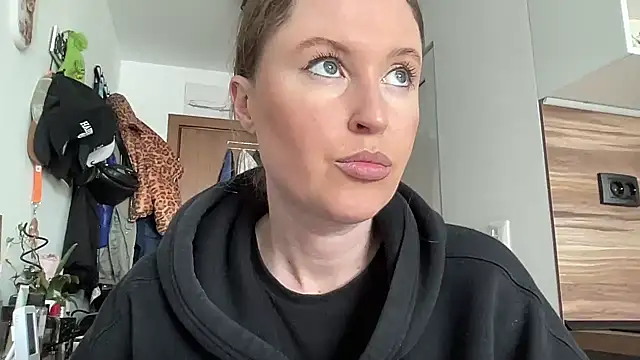 Snapshot of Ameli8 chatting on 02-26-26, 09:09 Ameli8 online show from 02-26-26, 09:09