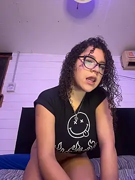 Snapshot of Lolavenezia chatting on 05-28-26, 10:04 Lolavenezia online show from 05-28-26, 10:04