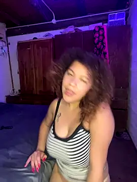 Lolavenezia online show from 11-18-25, 11:24