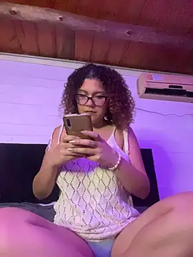Snapshot of Lolavenezia chatting on 03-18-26, 10:29 Lolavenezia online show from 03-18-26, 10:29