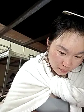 Helen kelly online show from 12-17-25, 01:16