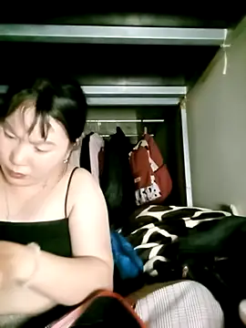 Helen kelly online show from 11-18-25, 08:39