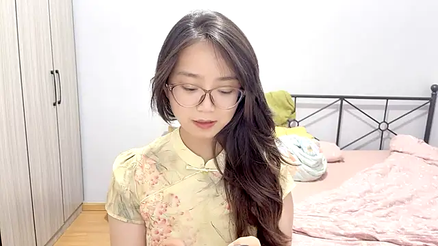 Hmm 0303 online show from 05-10-26, 04:31