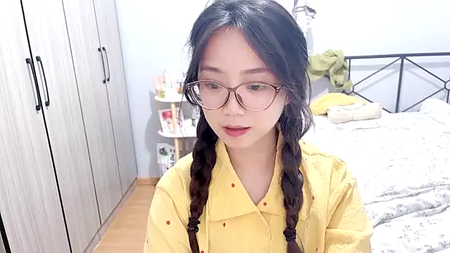 Hmm 0303 online show from 05-05-26, 04:54