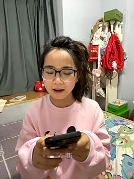 Hmm 0303 online show from 11-16-25, 02:33