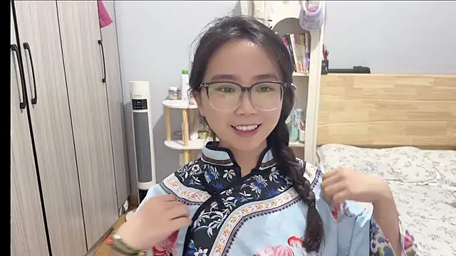 Hmm 0303 online show from 02-25-26, 03:23