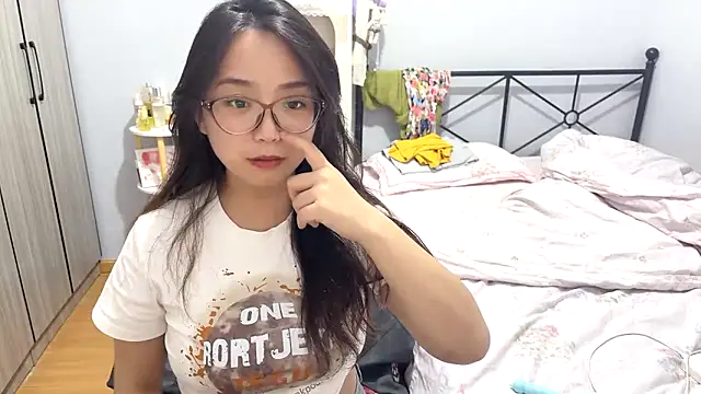Hmm 0303 online show from 04-27-26, 04:38