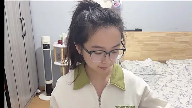 Hmm 0303 online show from 02-23-26, 04:40