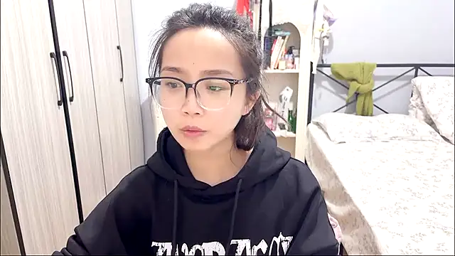 Hmm 0303 online show from 04-11-26, 04:43