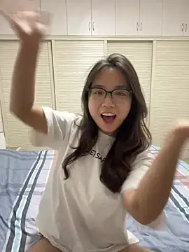 Hmm 0303 online show from 02-12-26, 03:45