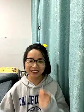 Hmm 0303 online show from 11-12-25, 02:21