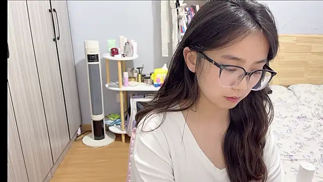 Hmm 0303 online show from 02-22-26, 06:42