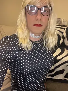 Snapshot of RebekaCD chatting on 11-07-25, 08:02 RebekaCD online show from 11-07-25, 08:02