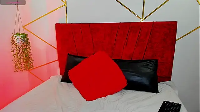 Paris Evans  online show from 12-02-25, 12:07