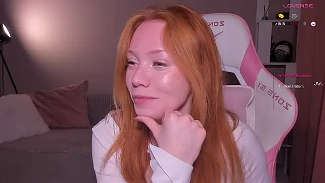Snapshot of Elisahsthetics chatting on 05-08-26, 12:36 Elisahsthetics online show from 05-08-26, 12:36