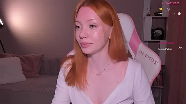 Snapshot of Elisahsthetics chatting on 05-09-26, 10:02 Elisahsthetics online show from 05-09-26, 10:02