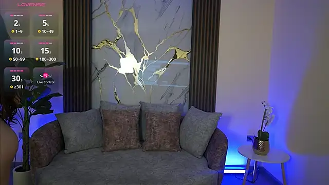 TessaaFox online show from 12-16-25, 12:09