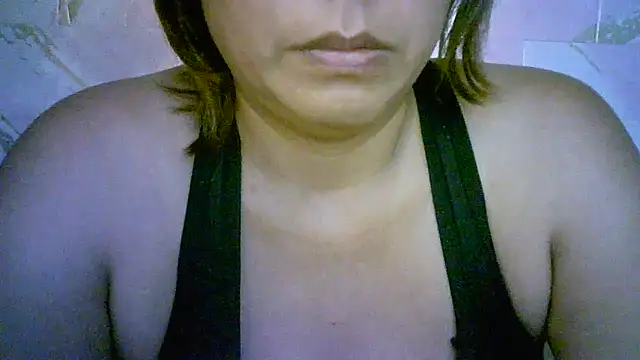 Snapshot of Zulreyna chatting on 02-19-26, 04:31 Zulreyna online show from 02-19-26, 04:31