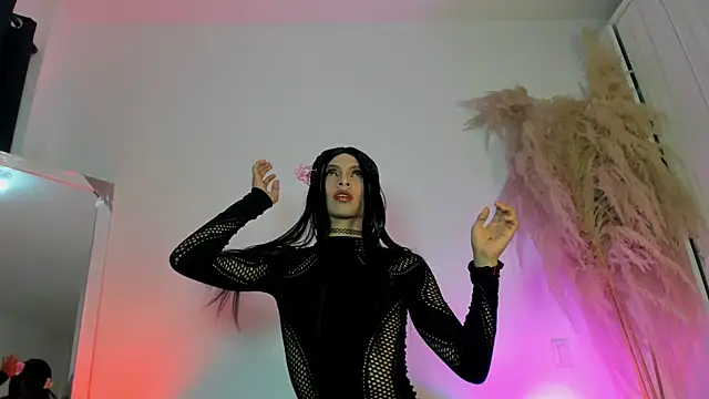 Snapshot of Dominique_Rae chatting on 11-21-25, 02:38 Dominique Rae online show from 11-21-25, 02:38