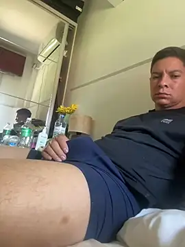 Maluma1995 online show from 01-18-26, 01:36