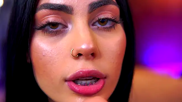 RavennaDArcy online show from 12-16-25, 07:18