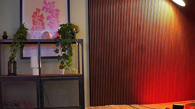 RavennaDArcy online show from 12-19-25, 07:16