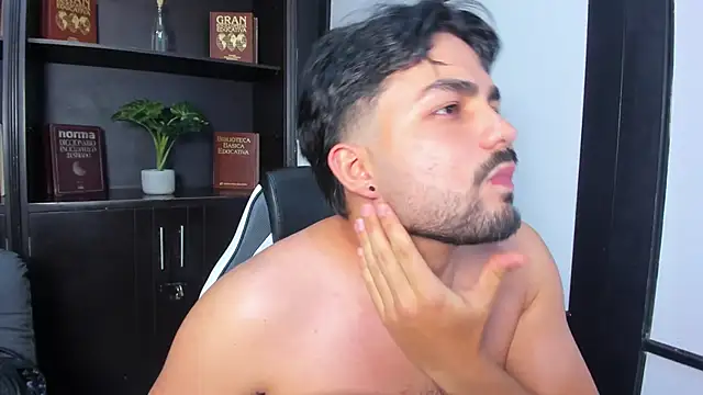 JonnSnow  online show from 11-07-25, 04:06