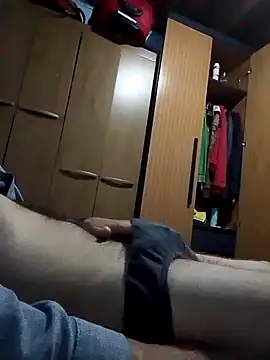 Snapshot of DeutschmanPeter chatting on 11-05-25, 04:54 DeutschmanPeter online show from 11-05-25, 04:54