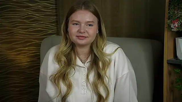 Snapshot of TorieDeeb chatting on 11-06-25, 06:06 TorieDeeb online show from 11-06-25, 06:06