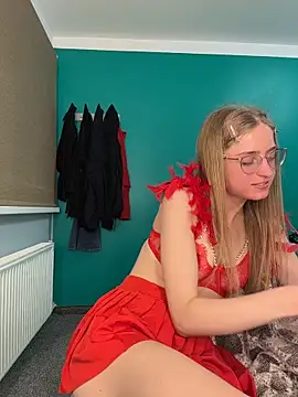 EveLunny online show from 11-30-25, 01:06