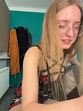 EveLunny online show from 01-17-26, 02:04