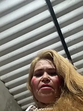 Snapshot of dirty_mother3 chatting on 12-17-25, 03:22 dirty mother3 online show from 12-17-25, 03:22