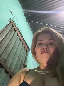 Snapshot of dirty_mother3 chatting on 01-06-26, 09:35 dirty mother3 online show from 01-06-26, 09:35