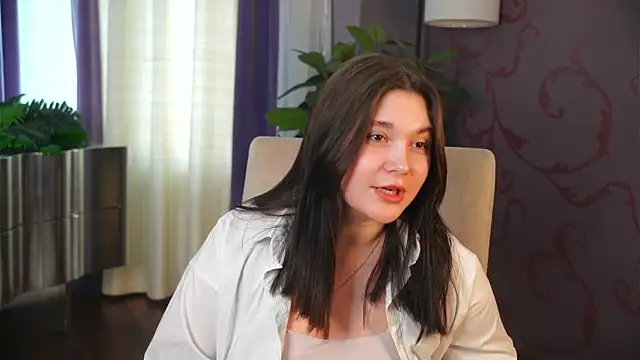 Snapshot of MonetBrinkman chatting on 11-08-25, 04:05 MonetBrinkman online show from 11-08-25, 04:05