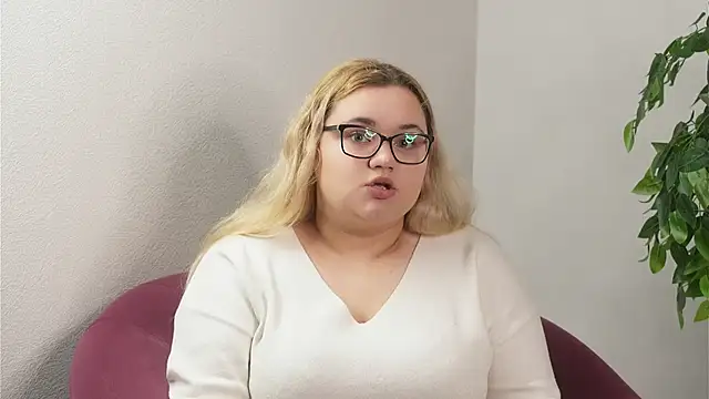 Snapshot of JoliePimpare chatting on 11-07-25, 11:48 JoliePimpare online show from 11-07-25, 11:48