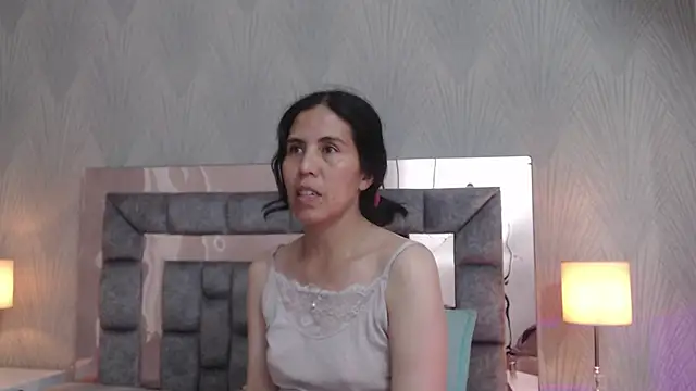 GiselaZivic online show from 04-15-26, 06:56