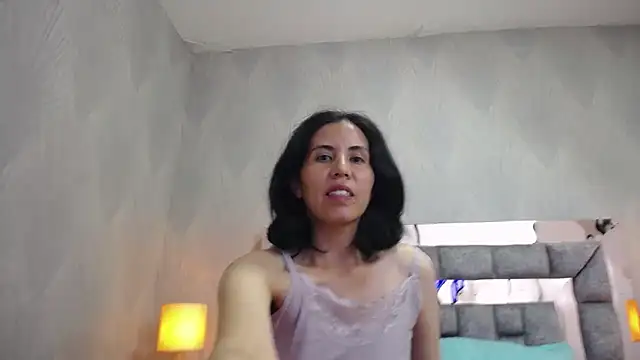 Snapshot of GiselaZivic chatting on 05-07-26, 06:33 GiselaZivic online show from 05-07-26, 06:33