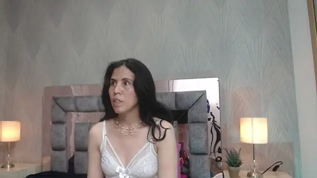 GiselaZivic online show from 12-22-25, 07:58