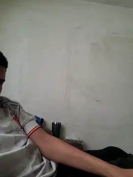 casadodequebra online show from 03-12-26, 05:06